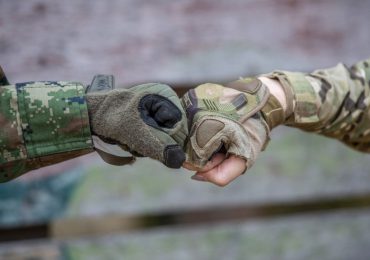 Empower defense personnel and create a culture of innovation with Microsoft