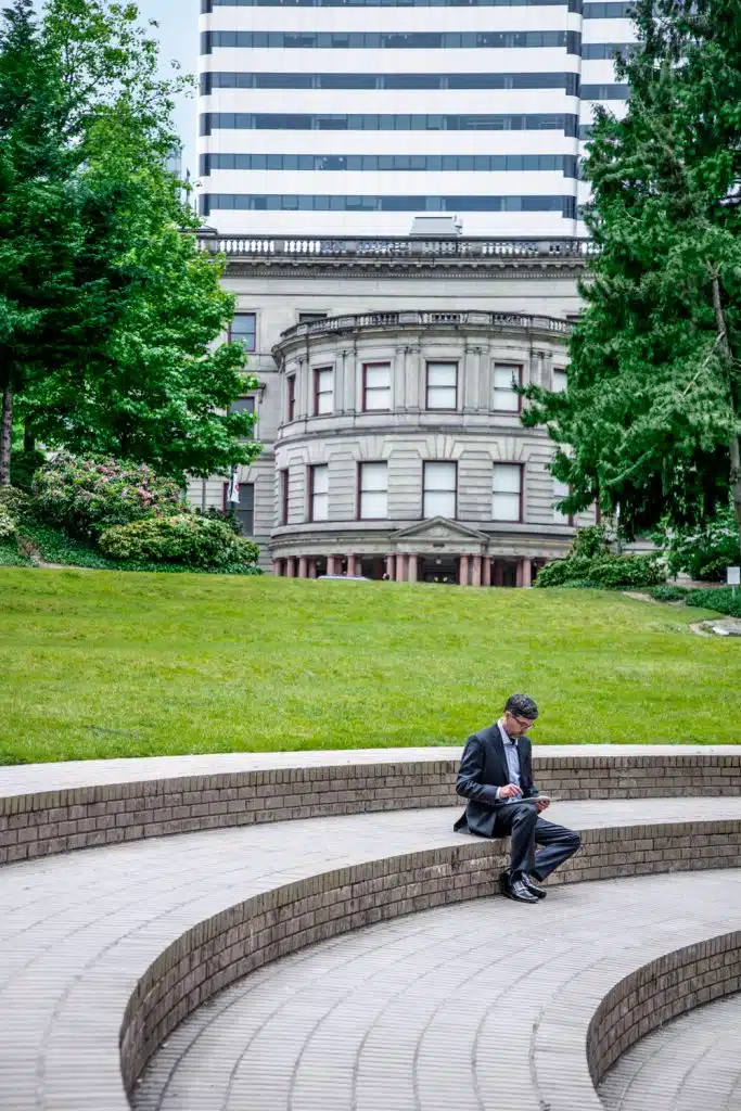 4 essentials for the successful government adoption of generative AI