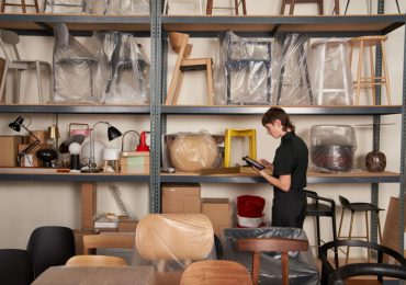 AI-powered retail: 3 reasons to start digitalizing your warehouse in 2025