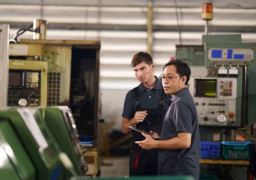 Creating a resilient supply chain using connected data chains