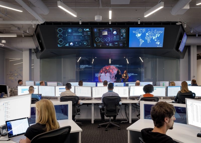 Microsoft Adaptive Cloud: Advancing edge computing in the defense ...